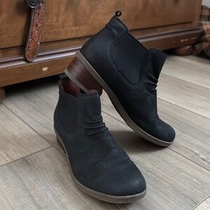 Black Ankle Boots with Wooden Heel